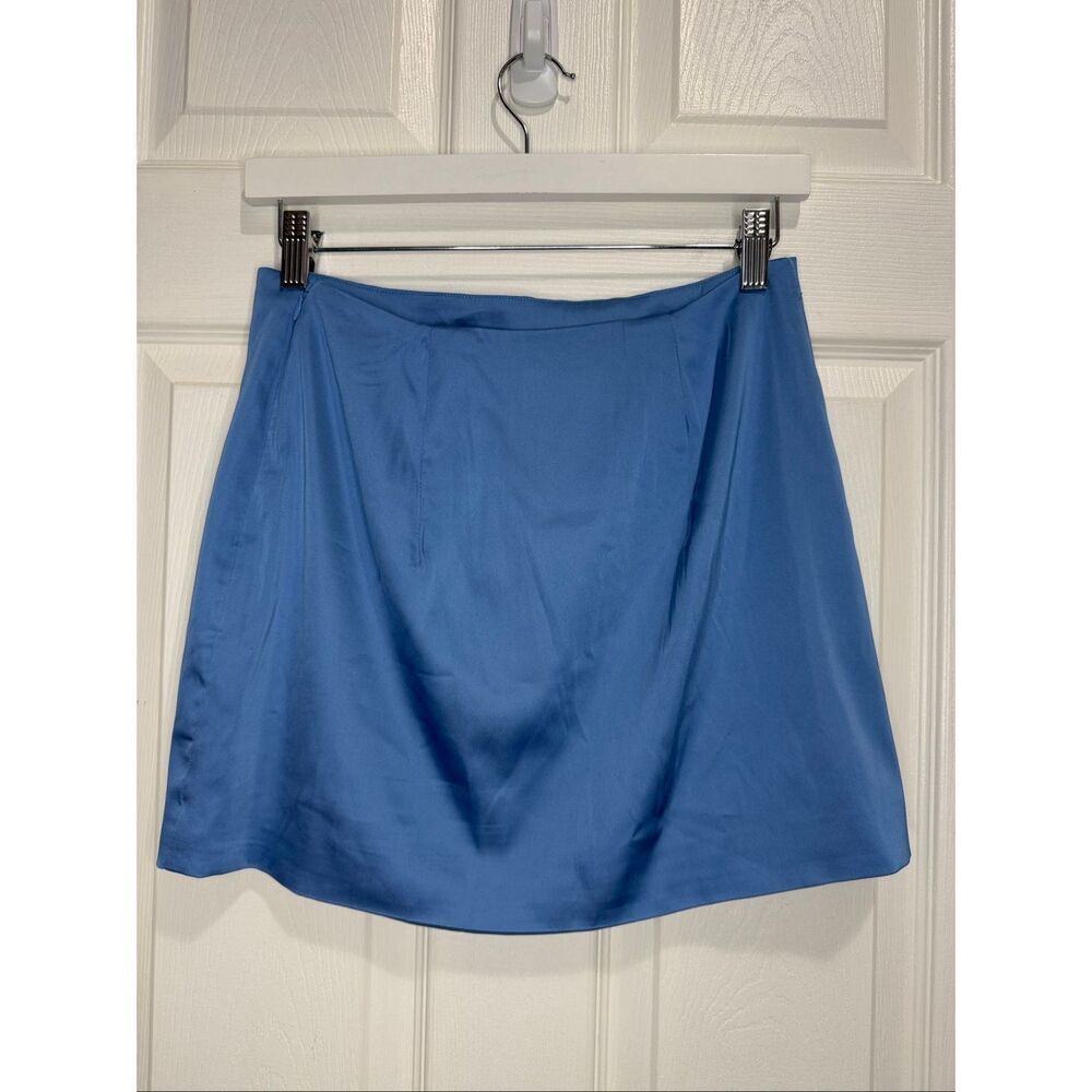 Aritzia sunday best rocco satin mini skirt size 8 - Picture 2 of 5